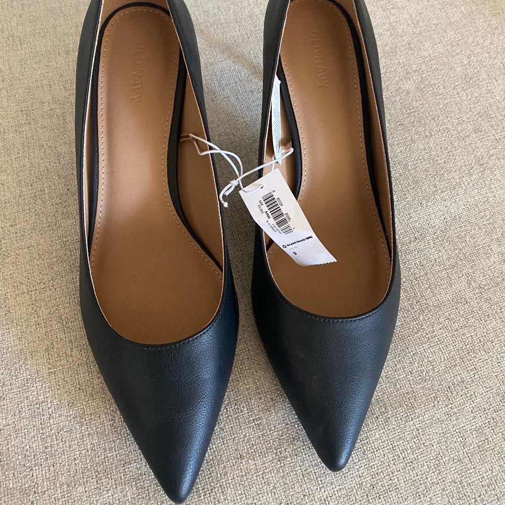 NWT Black Heel (size 9)